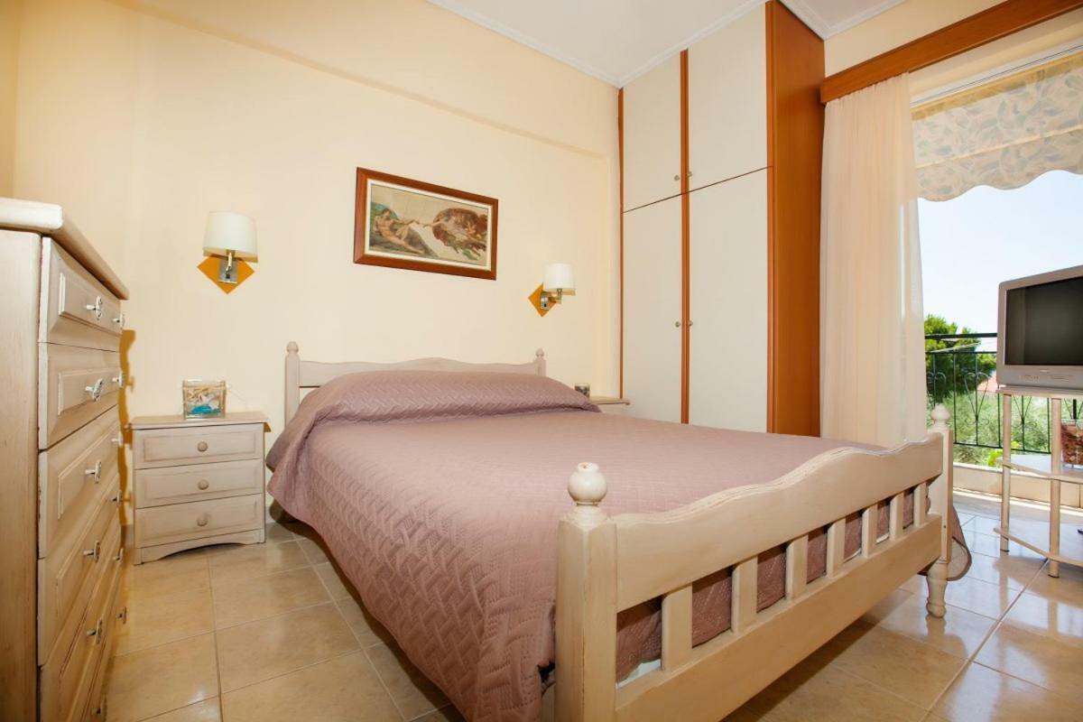 Filothei Apartments Mikrá Mandínia Esterno foto