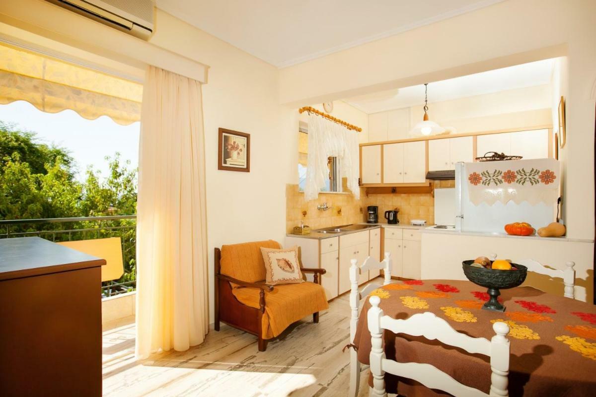 Filothei Apartments Mikrá Mandínia Esterno foto