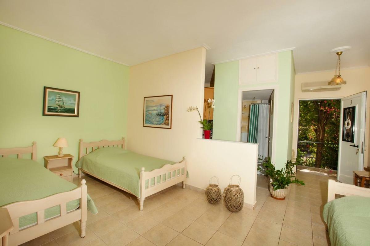 Filothei Apartments Mikrá Mandínia Esterno foto