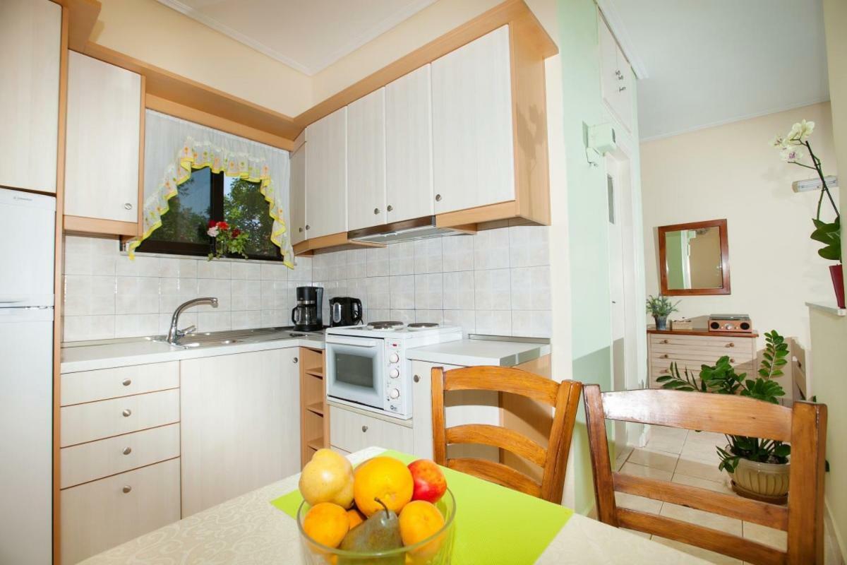 Filothei Apartments Mikrá Mandínia Esterno foto